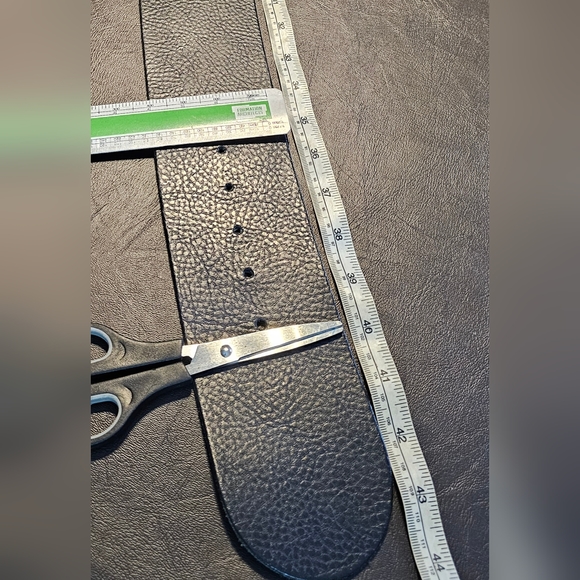 SOLD size 18-22 - wide leather belt, fits waist 35-40in (89-102cm) - M&S Per Una - Picture 6 of 16